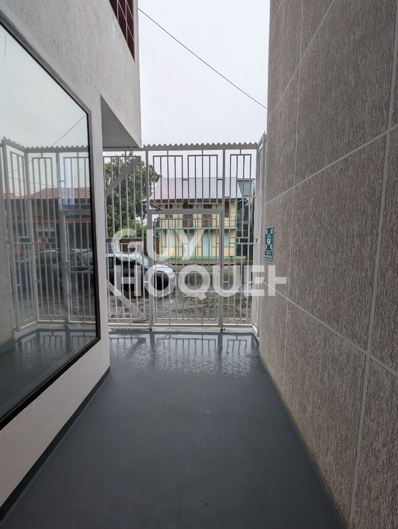 Local commercial Cayenne 57 m2