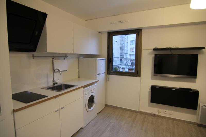 Studio MEUBLÉ au pied du métro