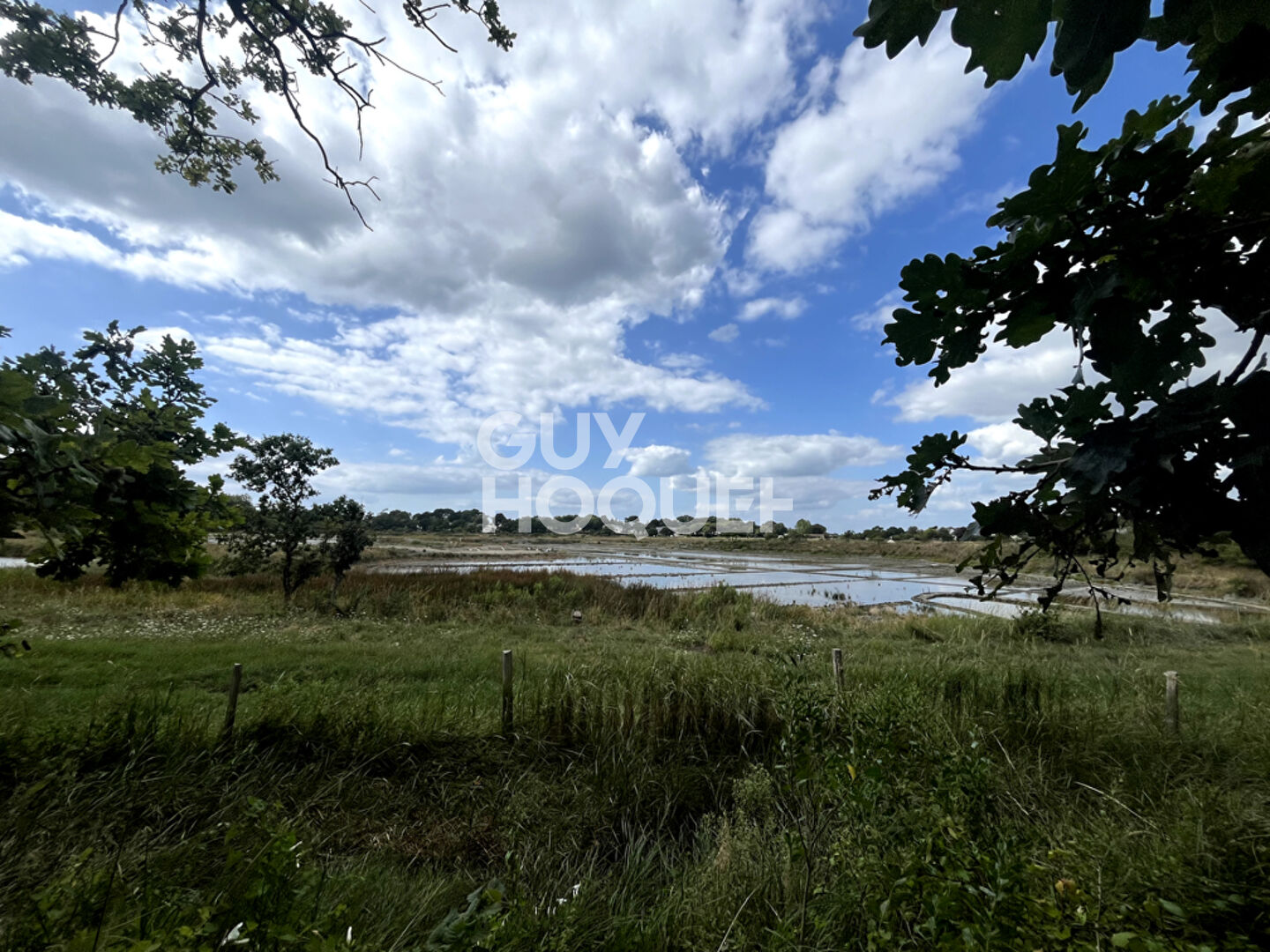 Maison de charme à Mesquer avec vue sur les marais salants
