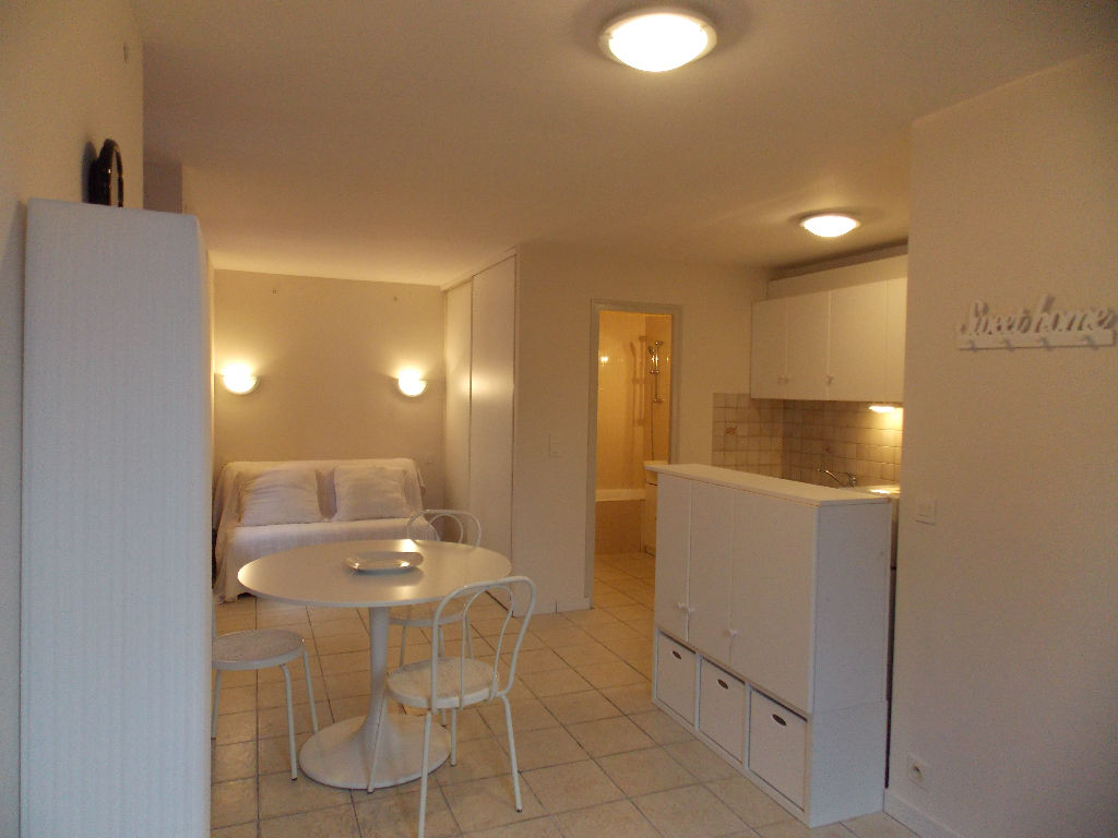 A LOUER / Appartement meublé au centre ville de Capbreton