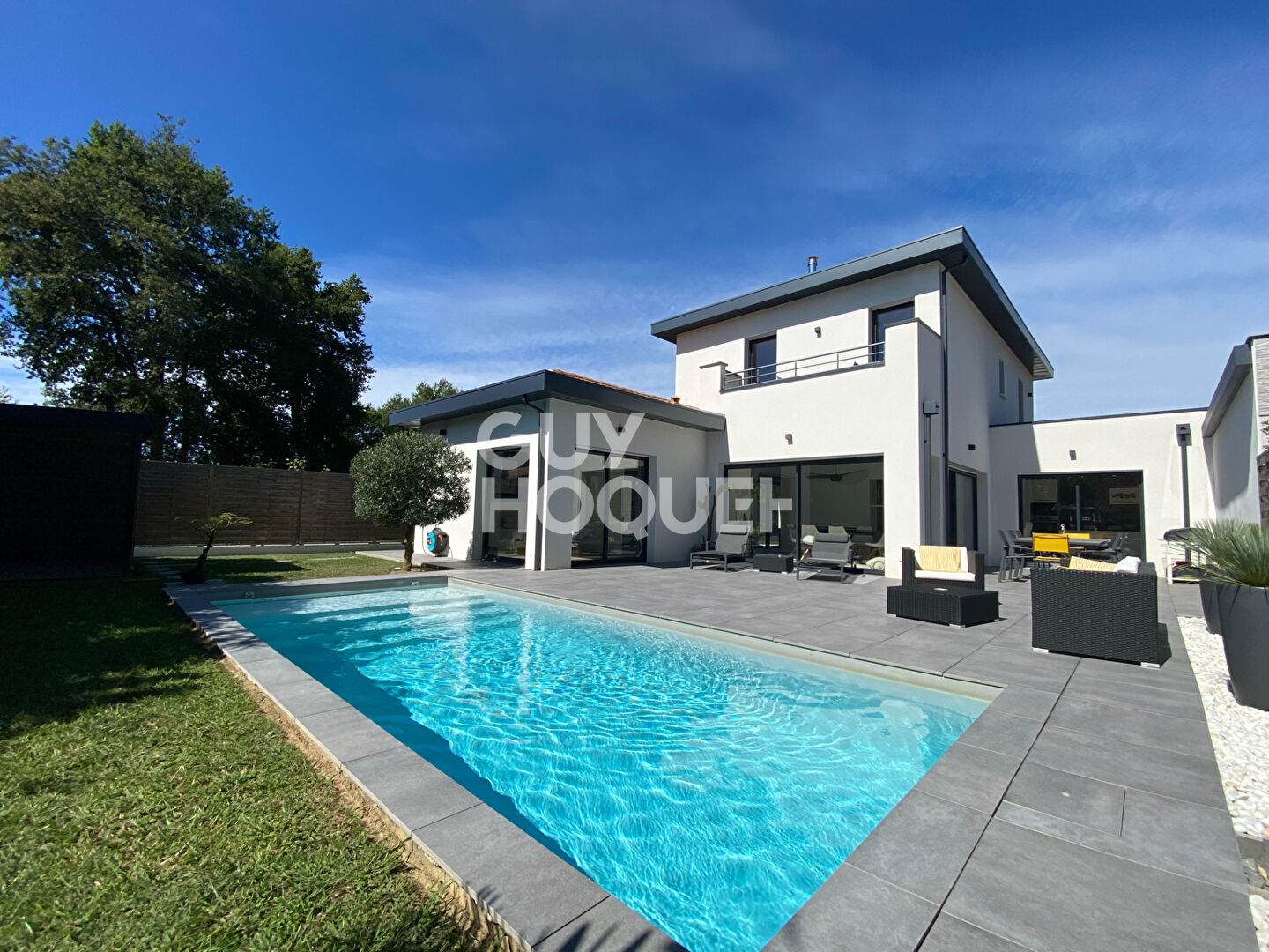 Villa contemporaine et confortable