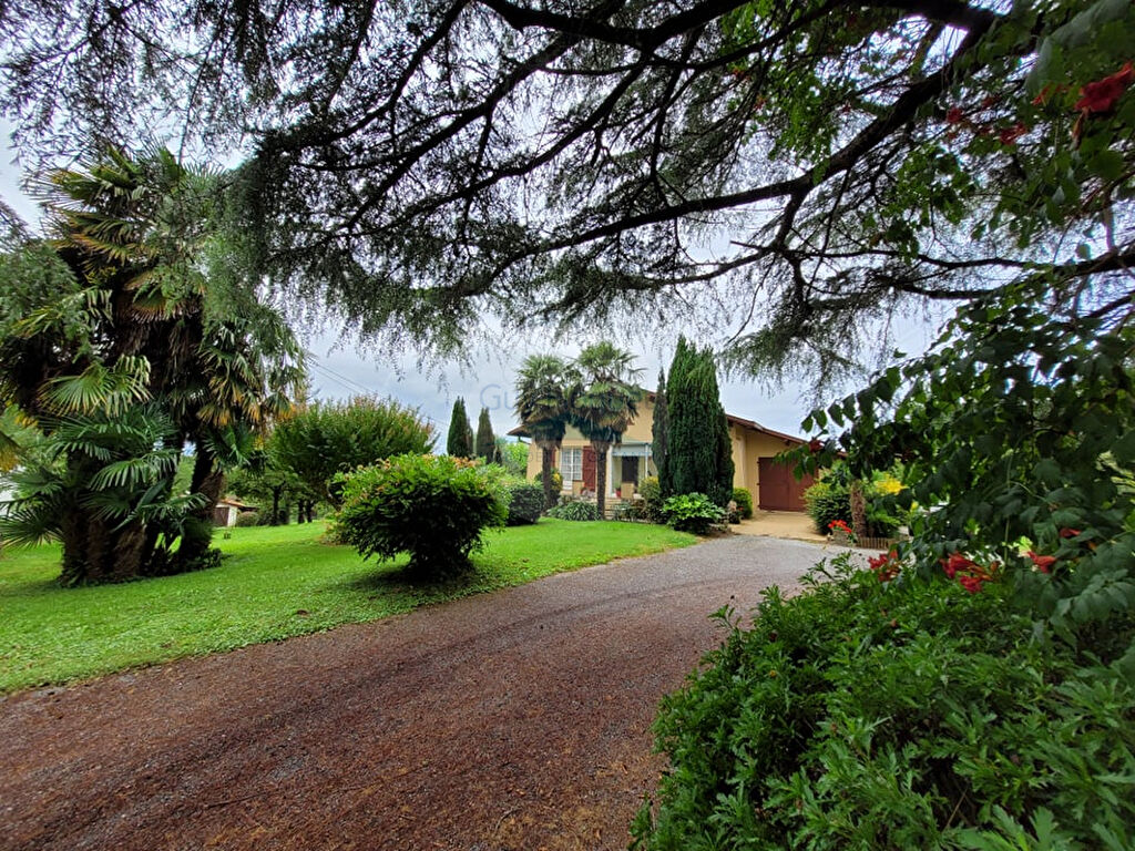 Maison à Ondres avec 2700m² de terrain