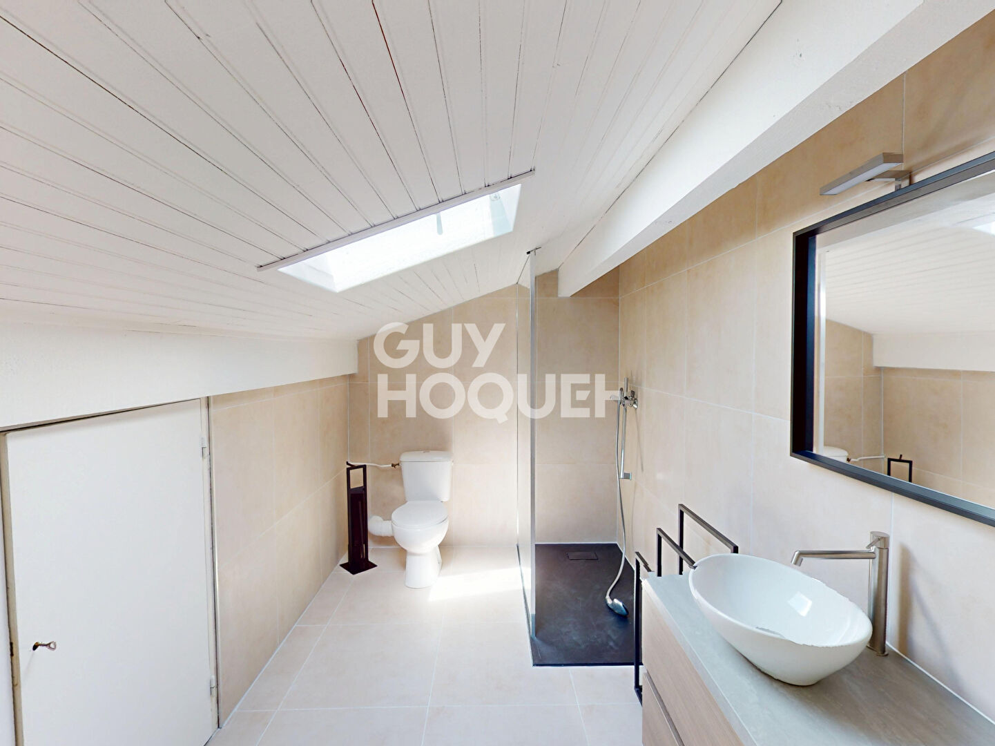 Belle landaise près de la plage de la piste