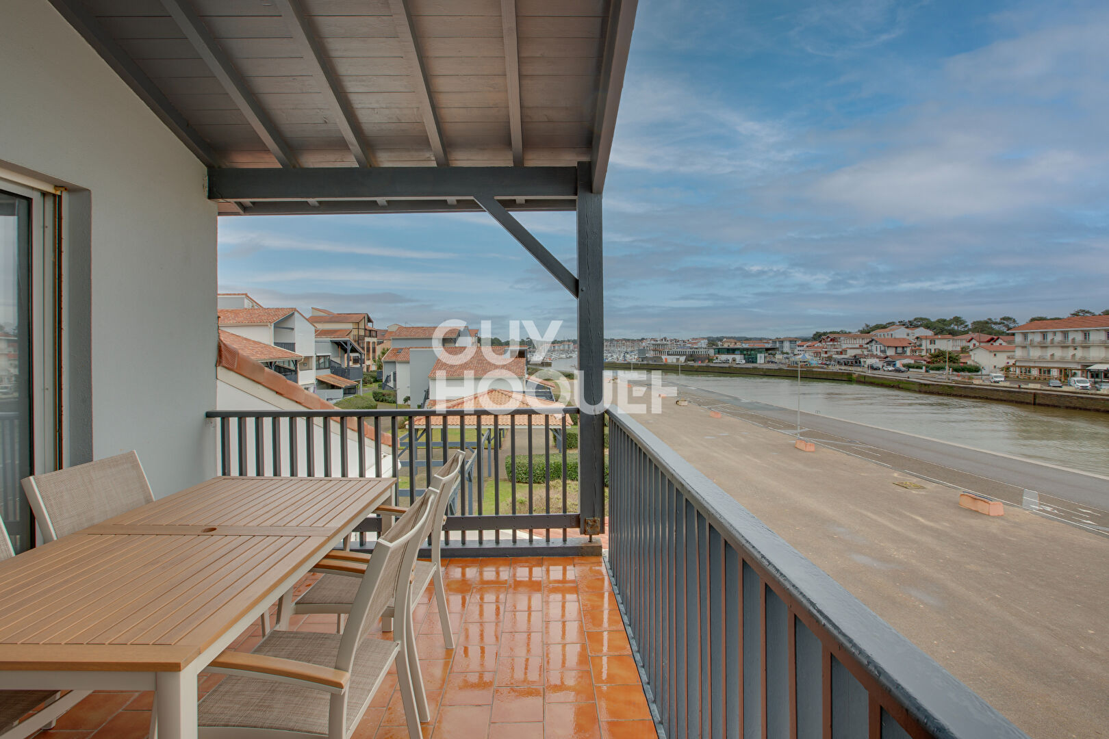 Appartement avec terrasse vue canal à Capbreton