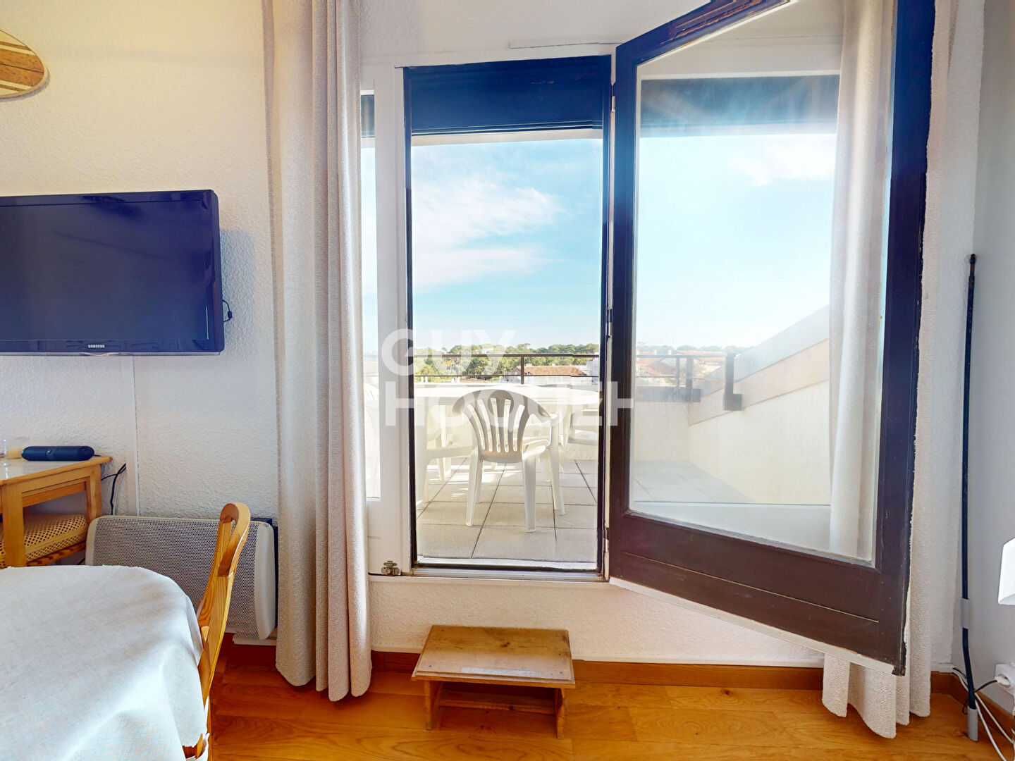 Superbe Duplex en Dernier Étage - Vue sur les Pins