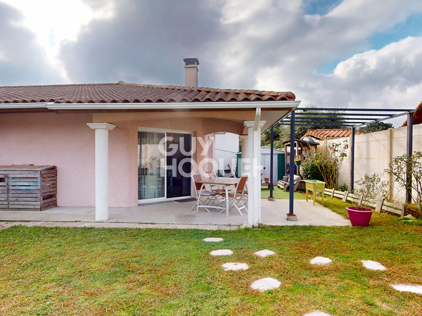 Maison trois chambres idéalement située plein centre et au calme