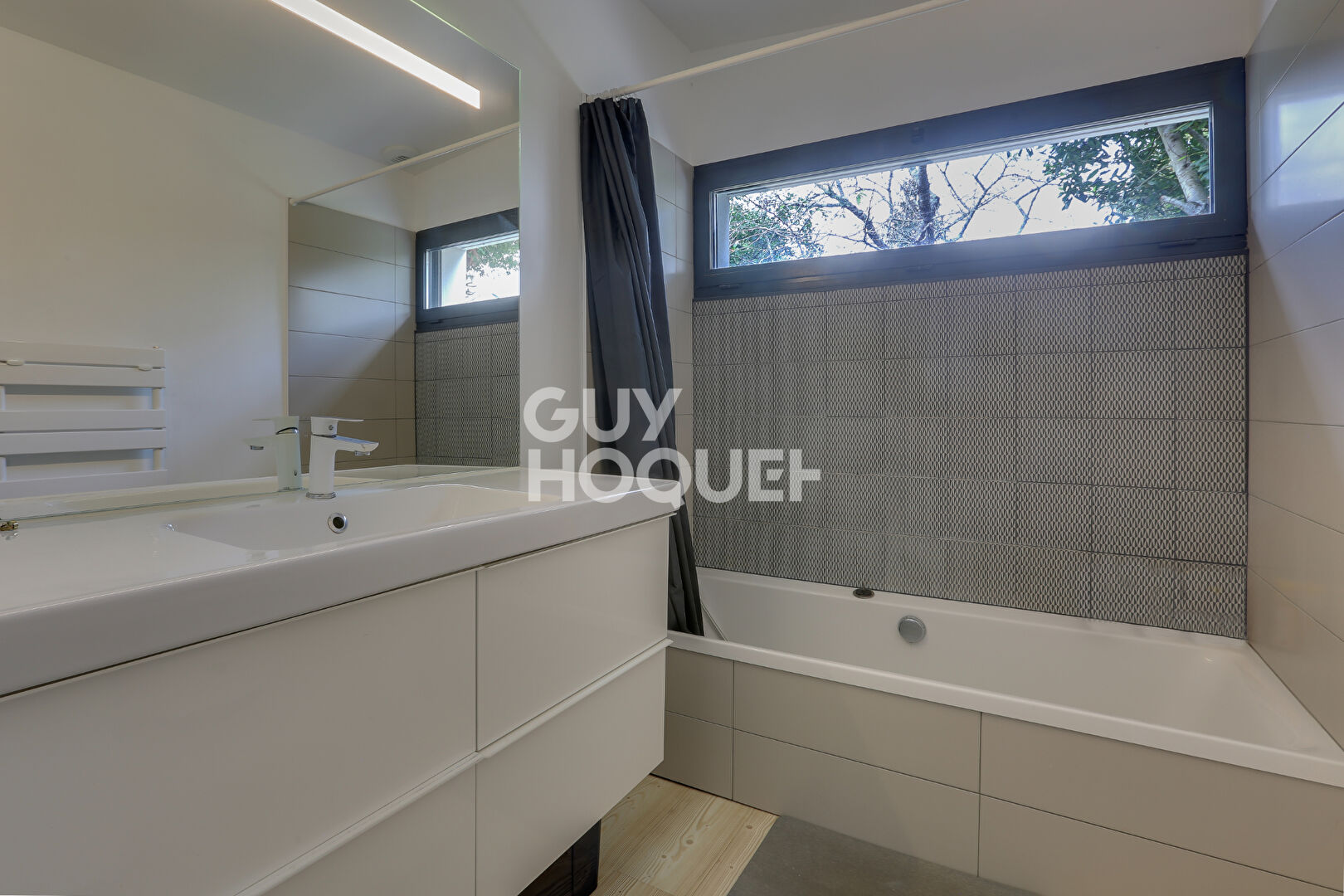Villa d'architecte contemporaine avec piscine