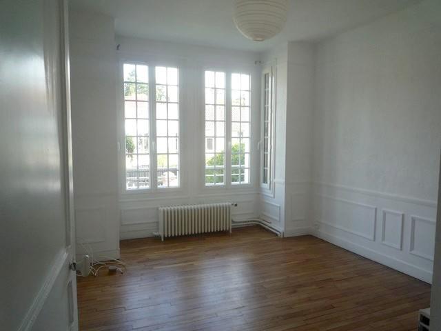 Maison individuelle - 5 pièces - refait à neuf  -  jardin - sous-sol total