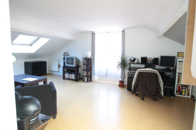 Dernier étage - atypique - cave