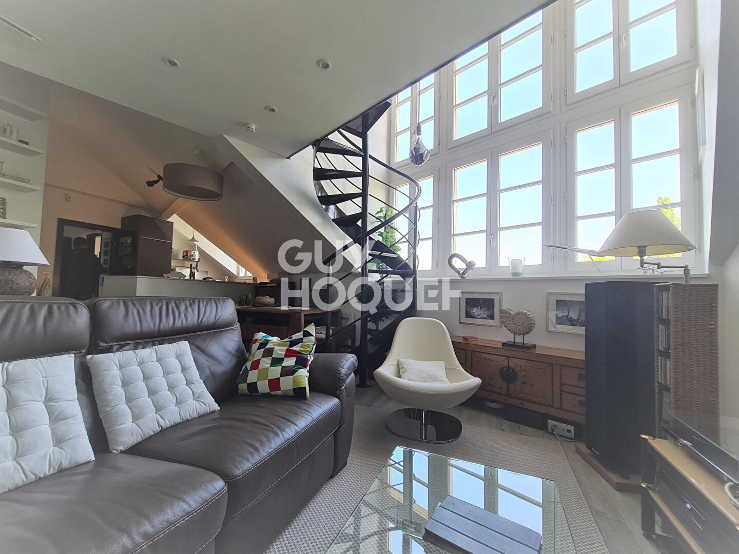 3 pièces, dernier étage, séjour cathédrale