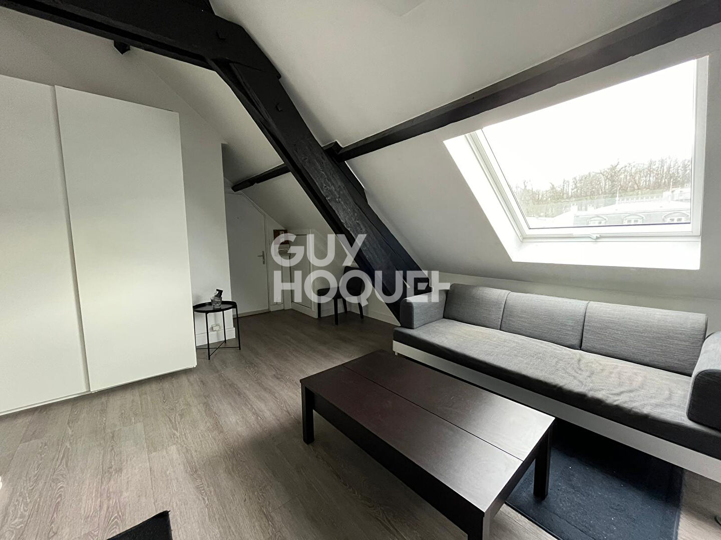 Studio dernier étage  - Proche gare