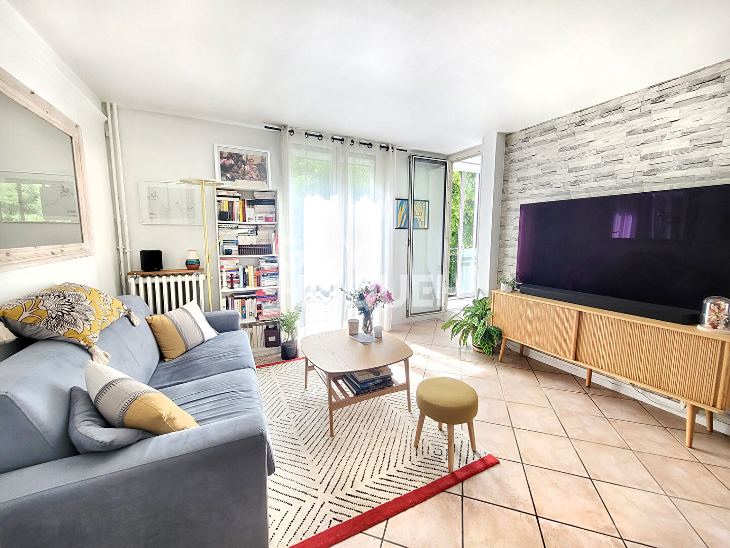 2 pièces + loggia - cave et box