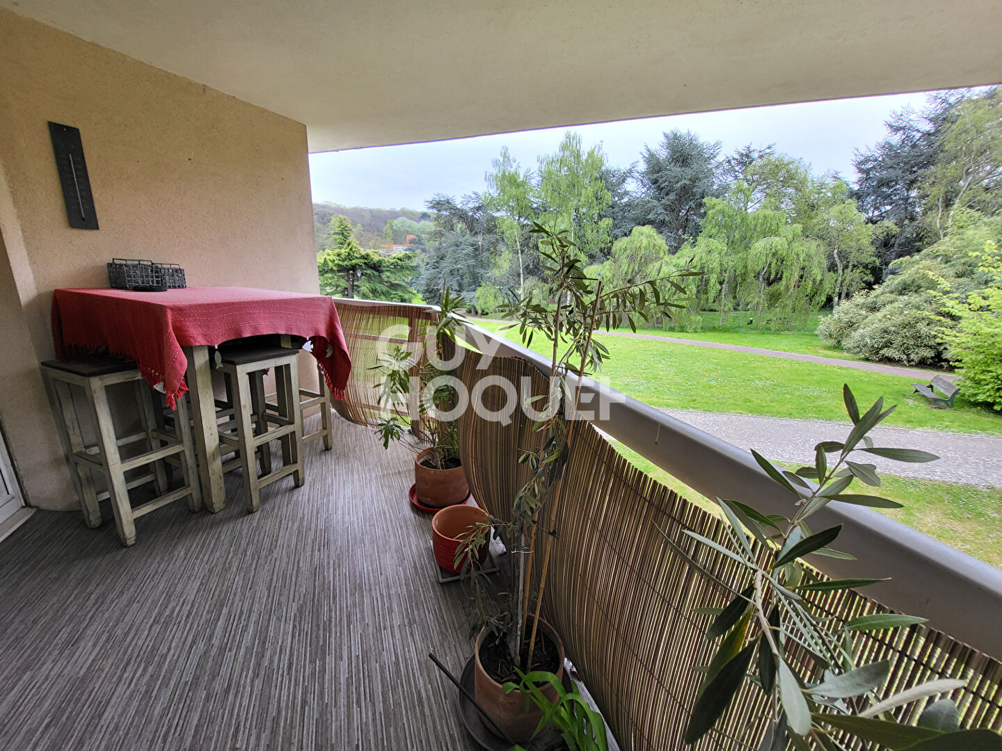 Appartement 3p dernier étage, avec balcon-terrasse et box