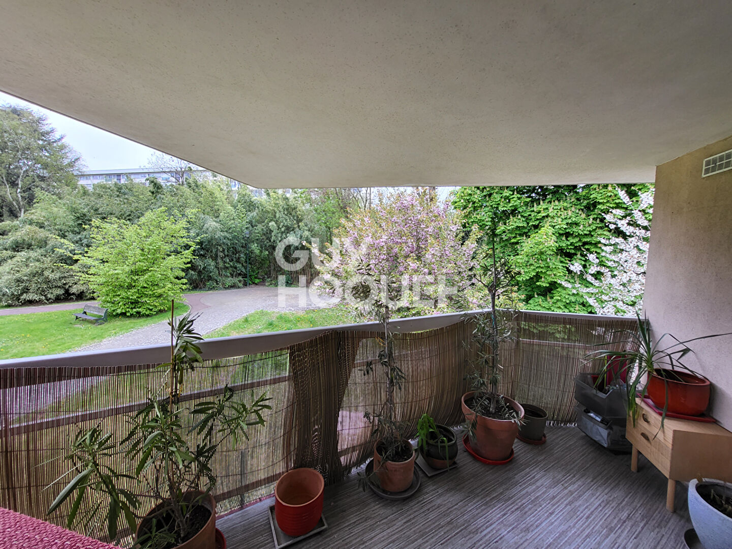 Appartement 3p dernier étage, avec balcon-terrasse et box