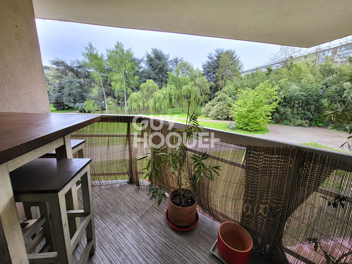 Appartement 3p dernier étage, avec balcon-terrasse et box