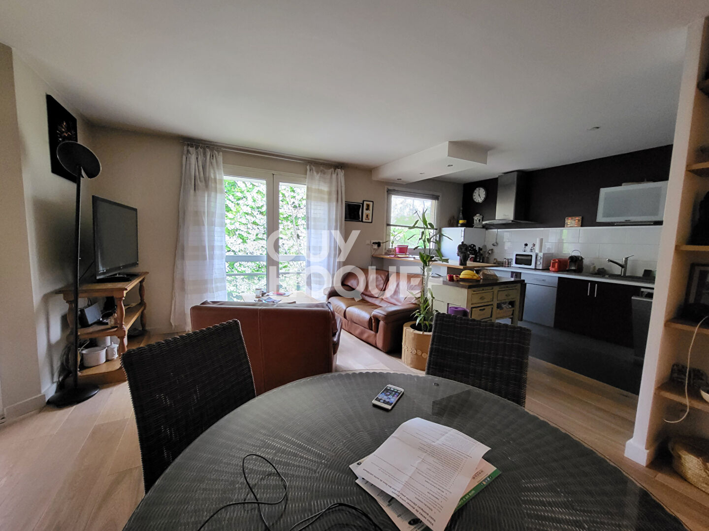 Appartement 3p dernier étage, avec balcon-terrasse et box