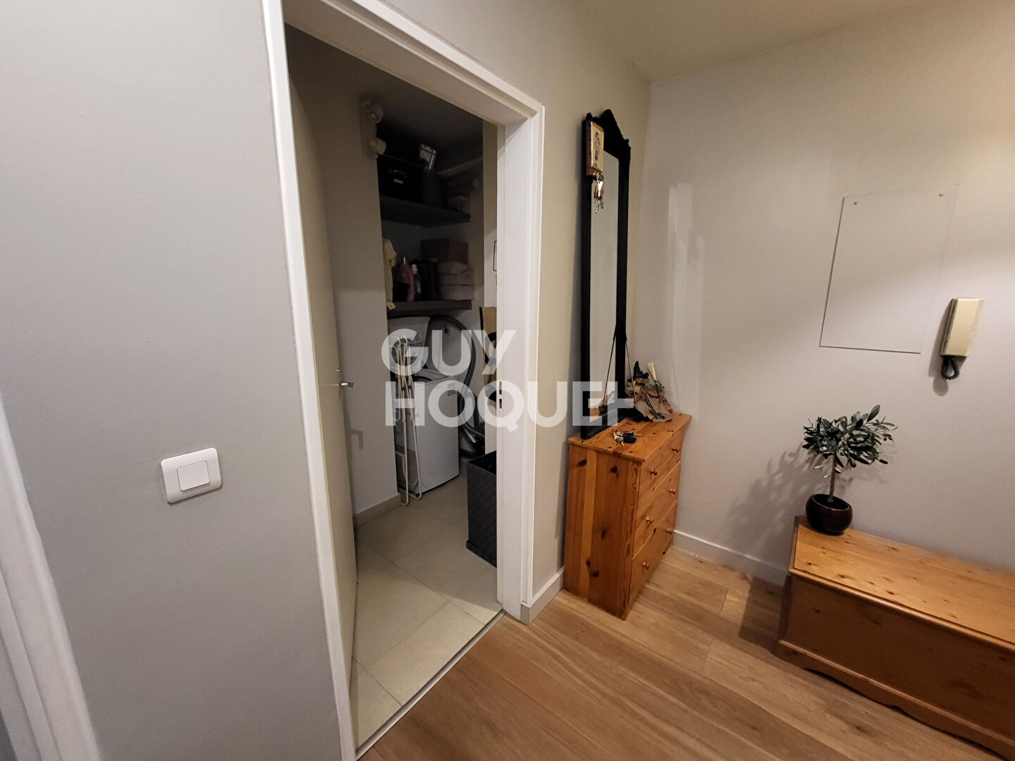 Appartement 3p dernier étage, avec balcon-terrasse et box