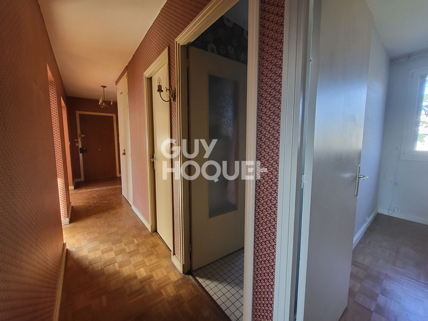 5 pièces - 3 chambres - balcon - cave - parking privatif