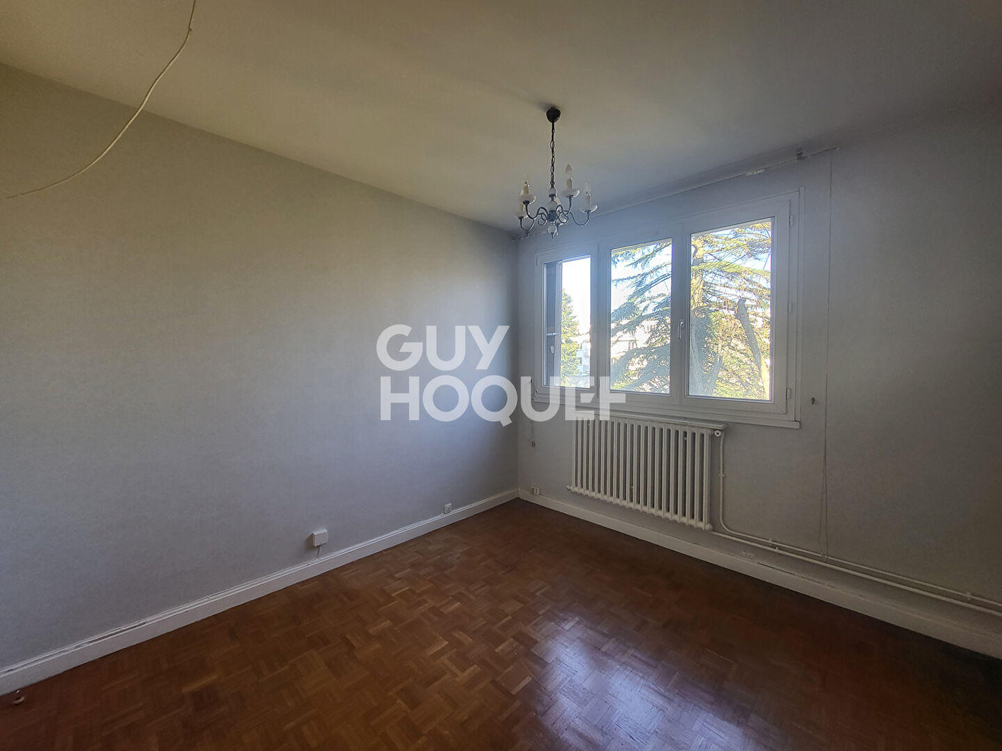 5 pièces - 3 chambres - balcon - cave - parking privatif