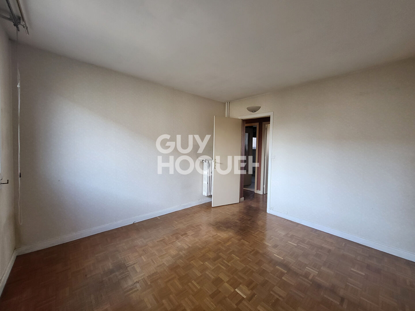 5 pièces - 3 chambres - balcon - cave - parking privatif