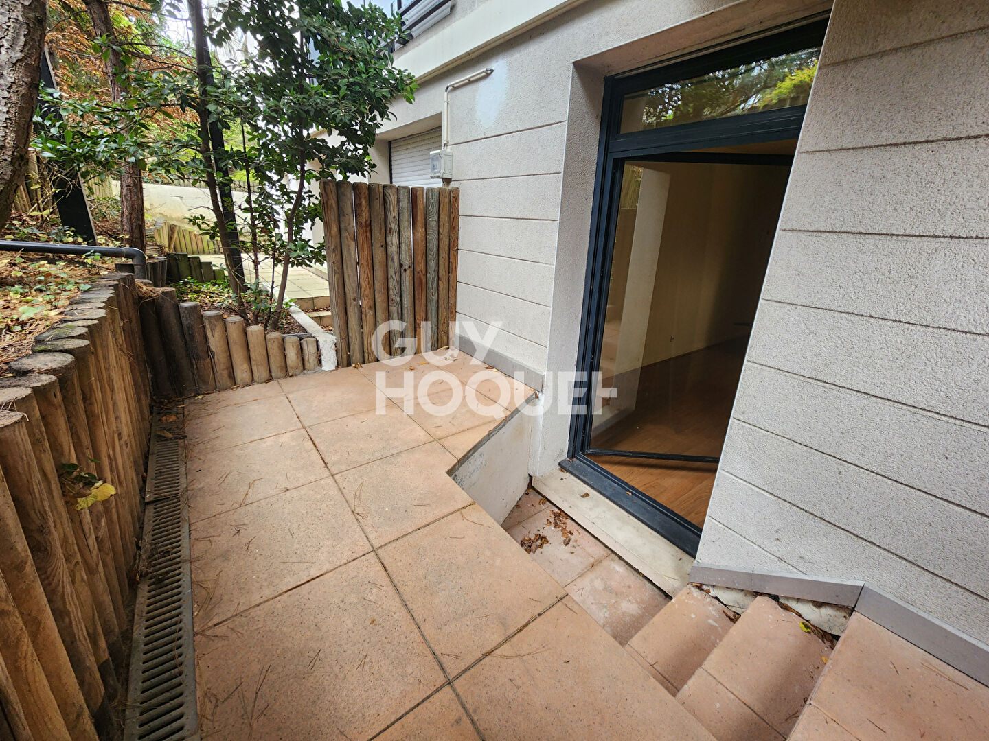 Studio avec parking et cave