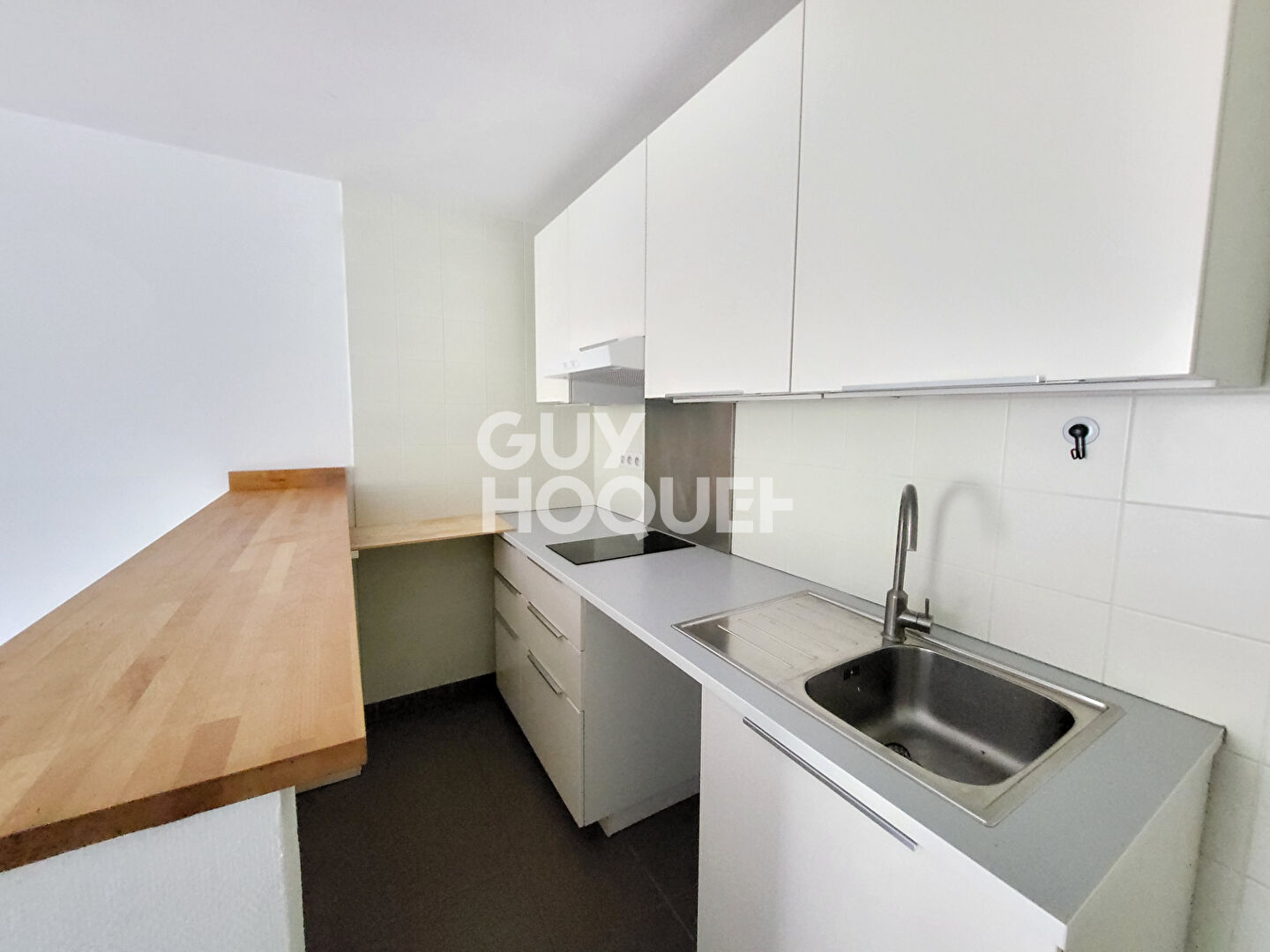 2 pièces, bords de Seine