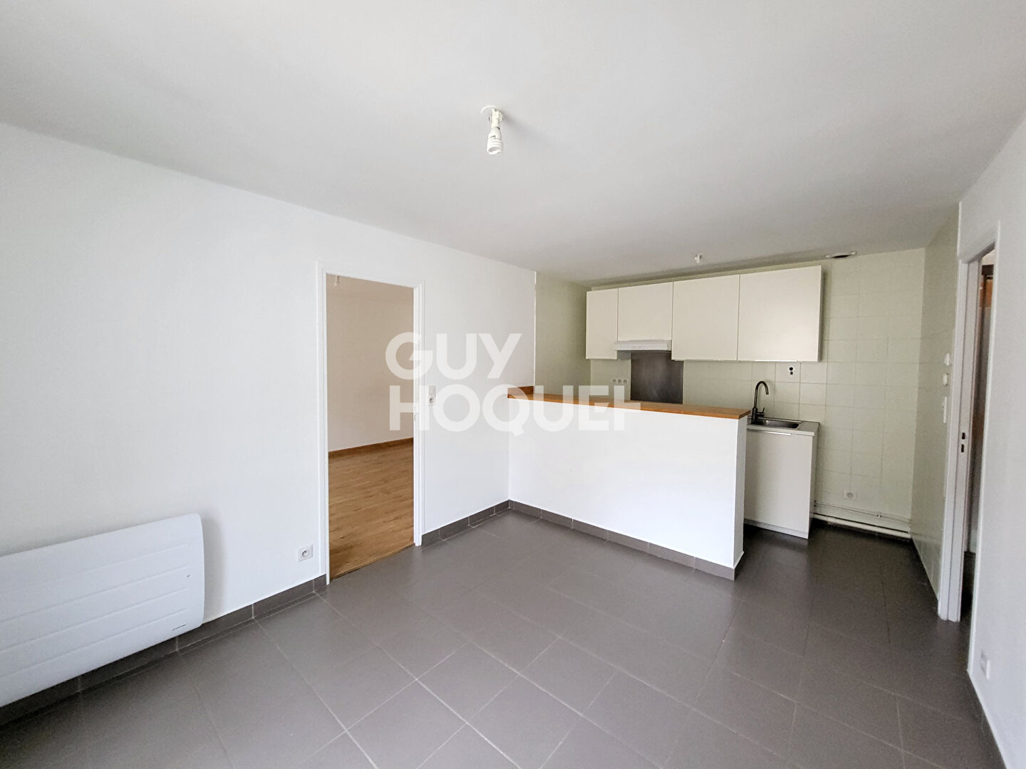 2 pièces, bords de Seine