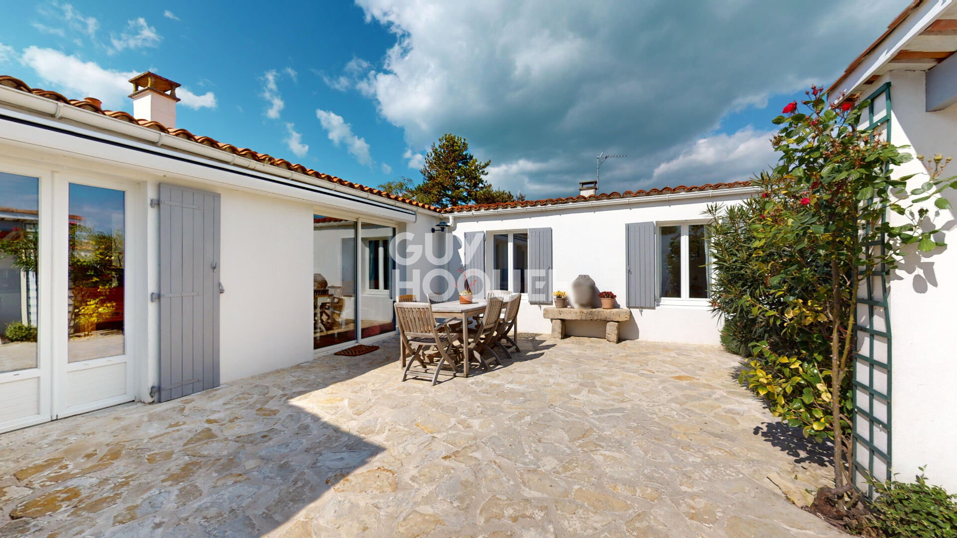 A vendre proche plage à SAINT MARTIN DE RE