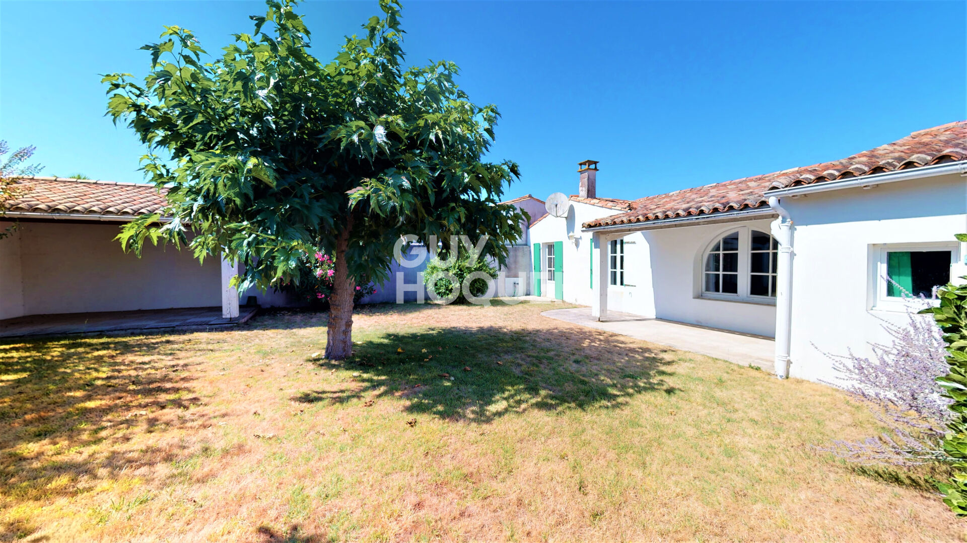 EXCLUSIVITÉ A SAINT CLÉMENT DES BALEINES : Maison de 4 pièces (108 m²) à vendre