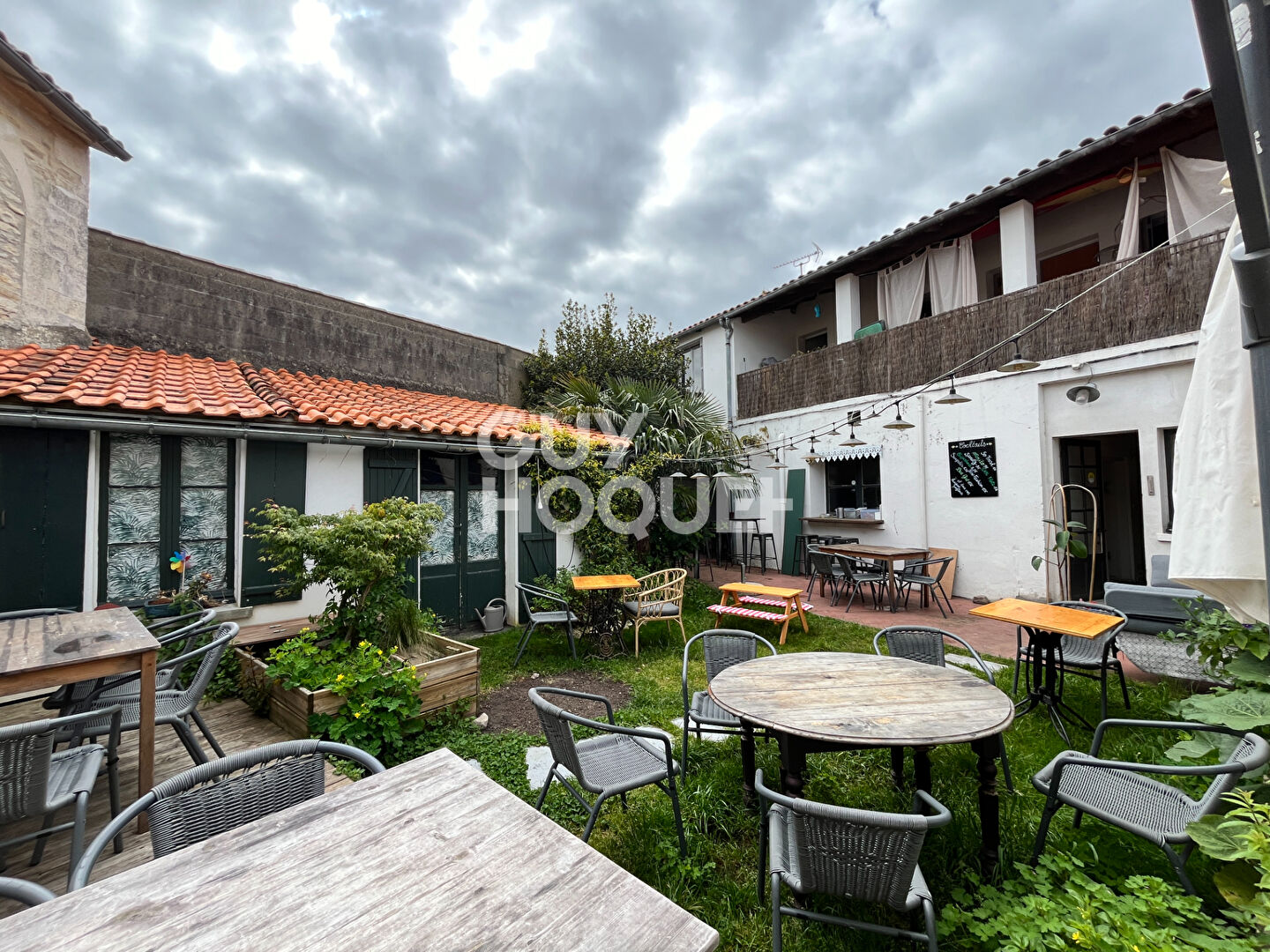 Local commercial  et appartement à vendre à La Flotte