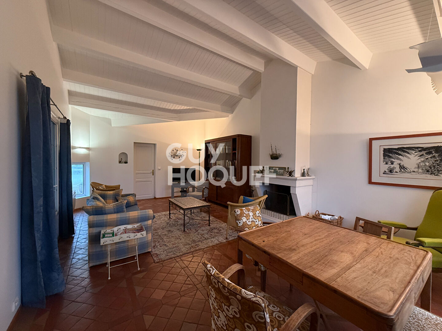 Maison exceptionnelle à vendre à La Flotte - 5 chambres, piscine et garage double !