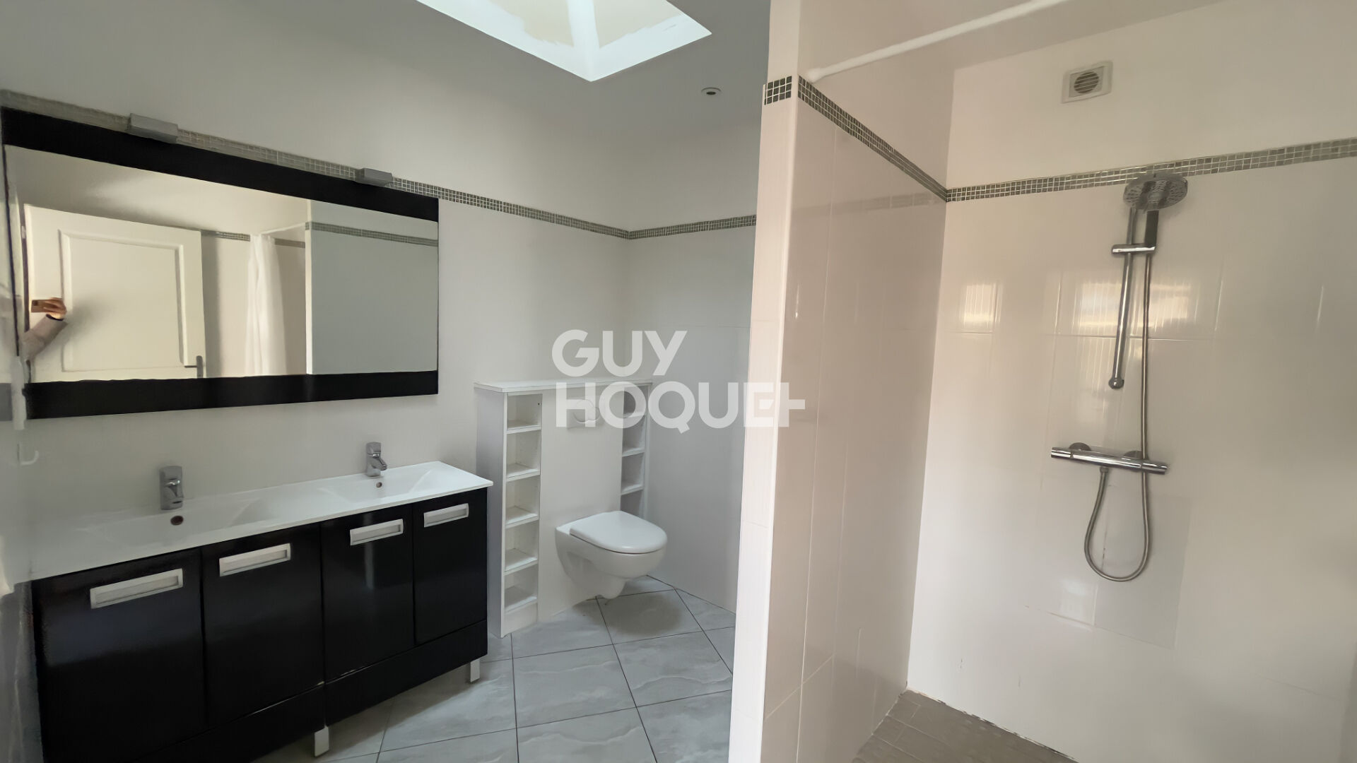 Maison à vendre à La Flotte dans un quartier calme et proche centre.