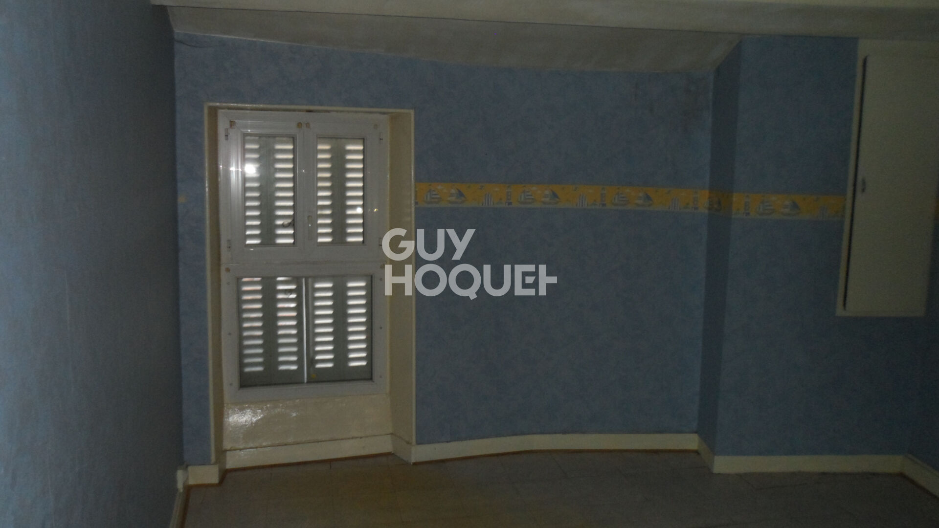 Maison de ville avec cour et dépendances