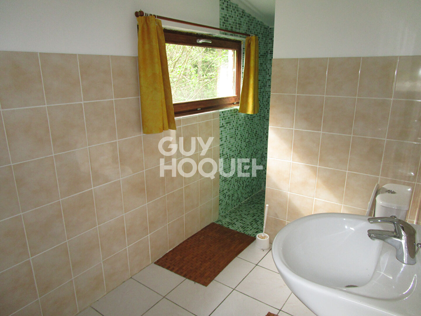 Isolé dans vallée verdoyante, 1.4ha de terrain