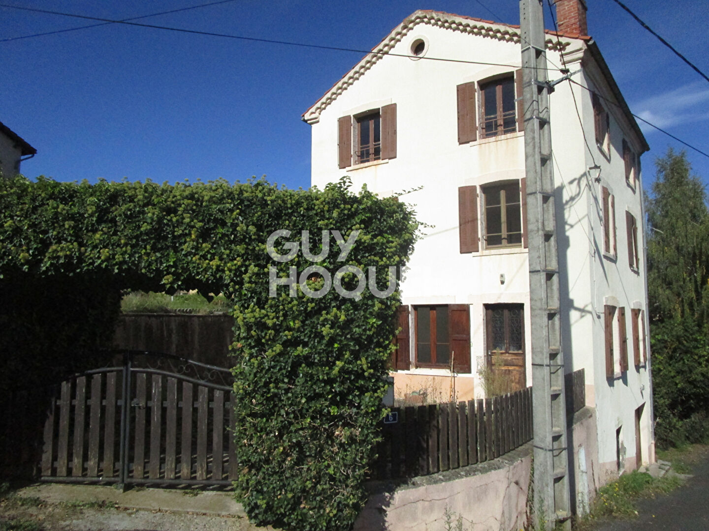 Maison avec jardin et dépendance