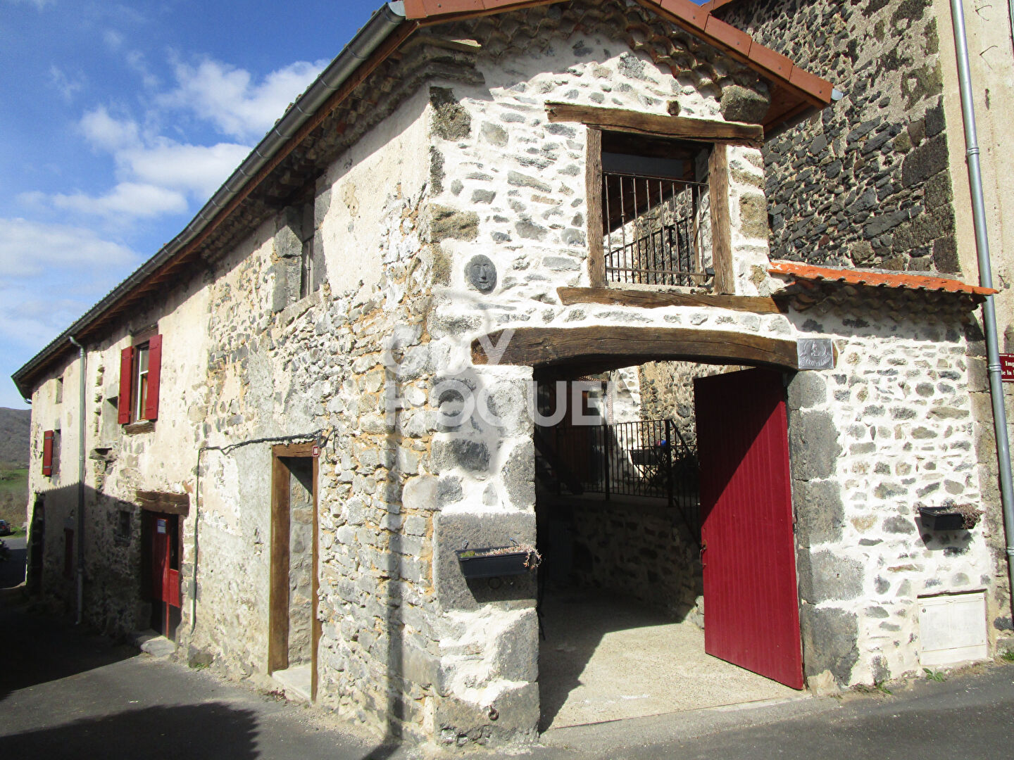 Maison avec cour fermée