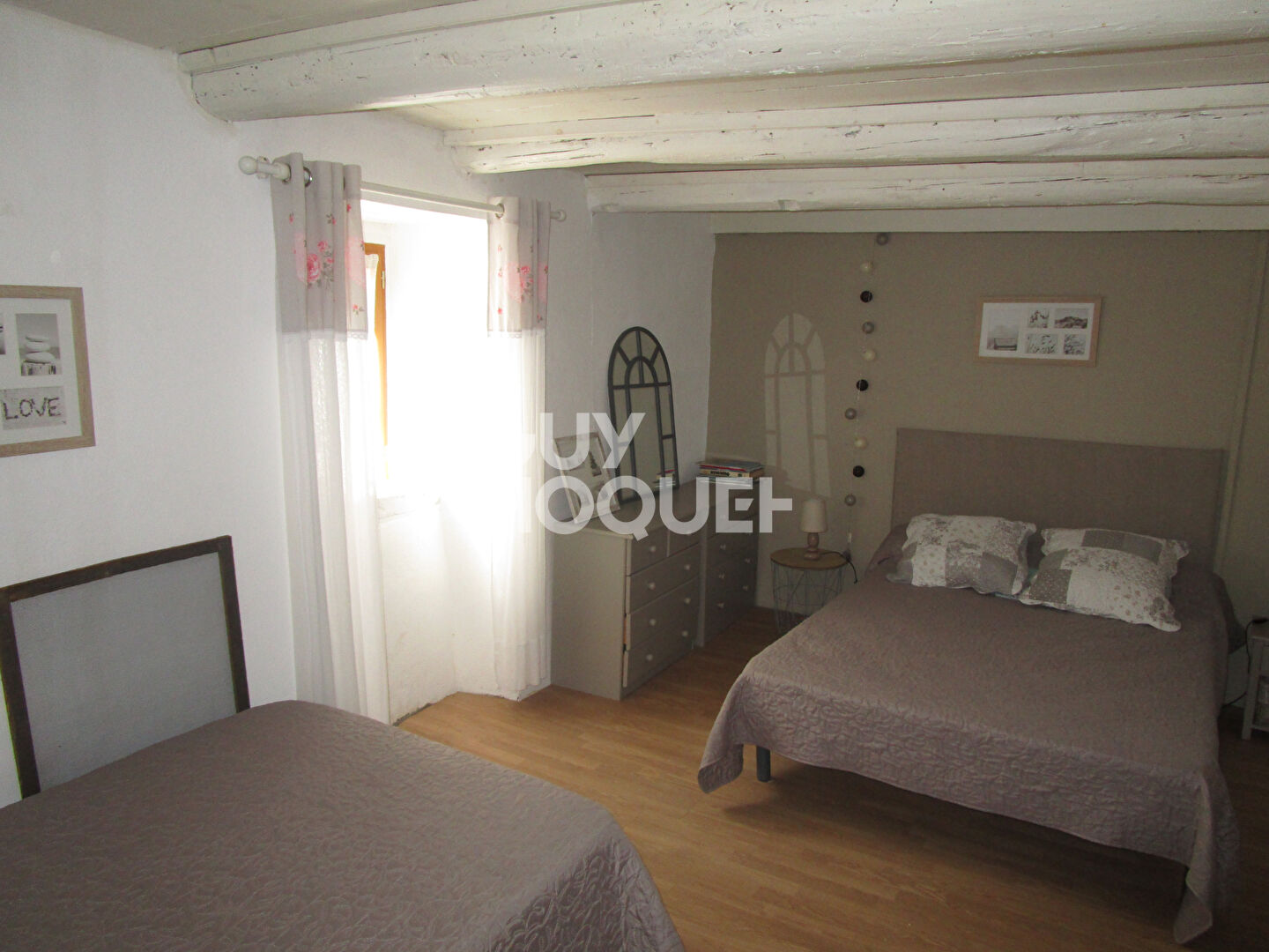 Maison avec cour fermée