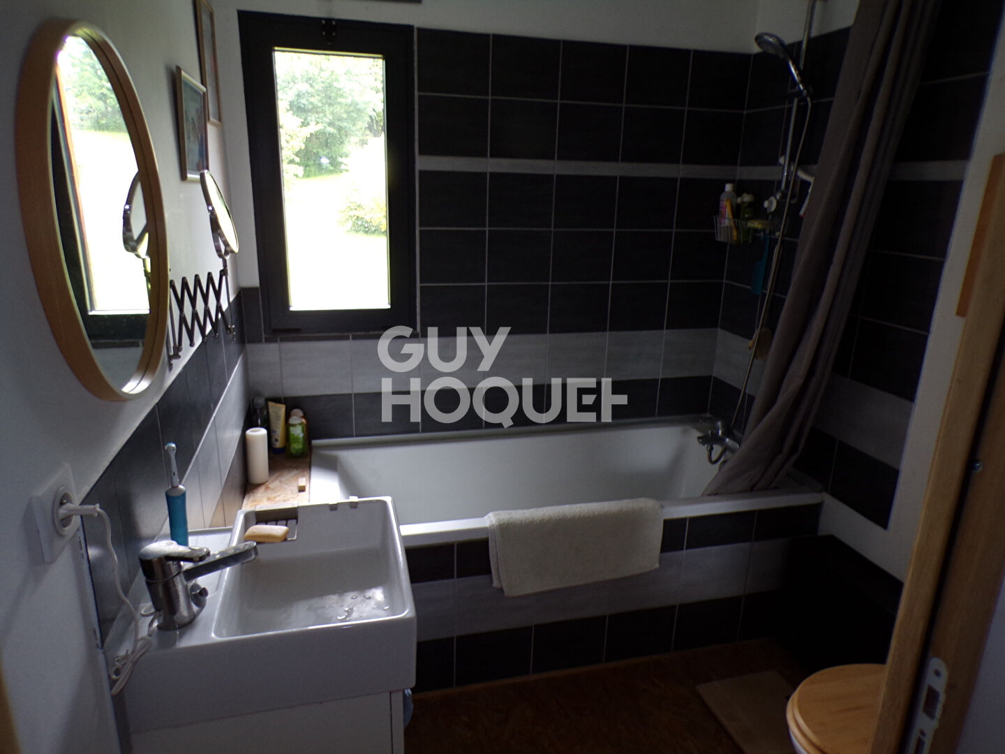 Maison atypique sur 5000 m² de terrain