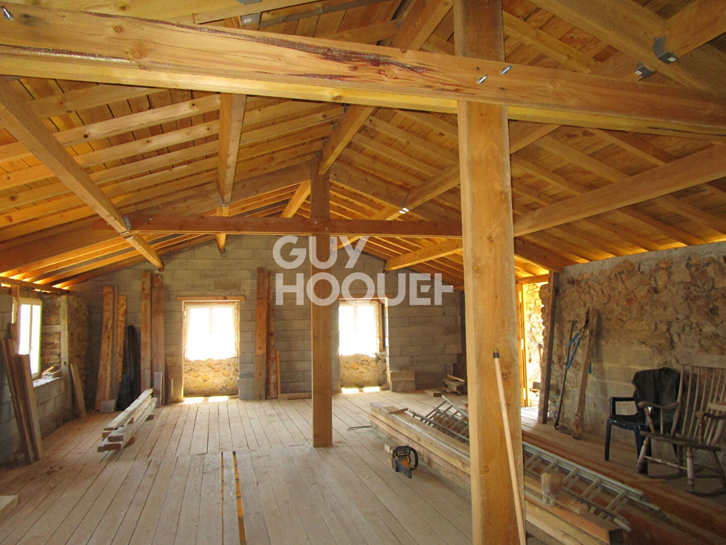 Grange en partie rénovée