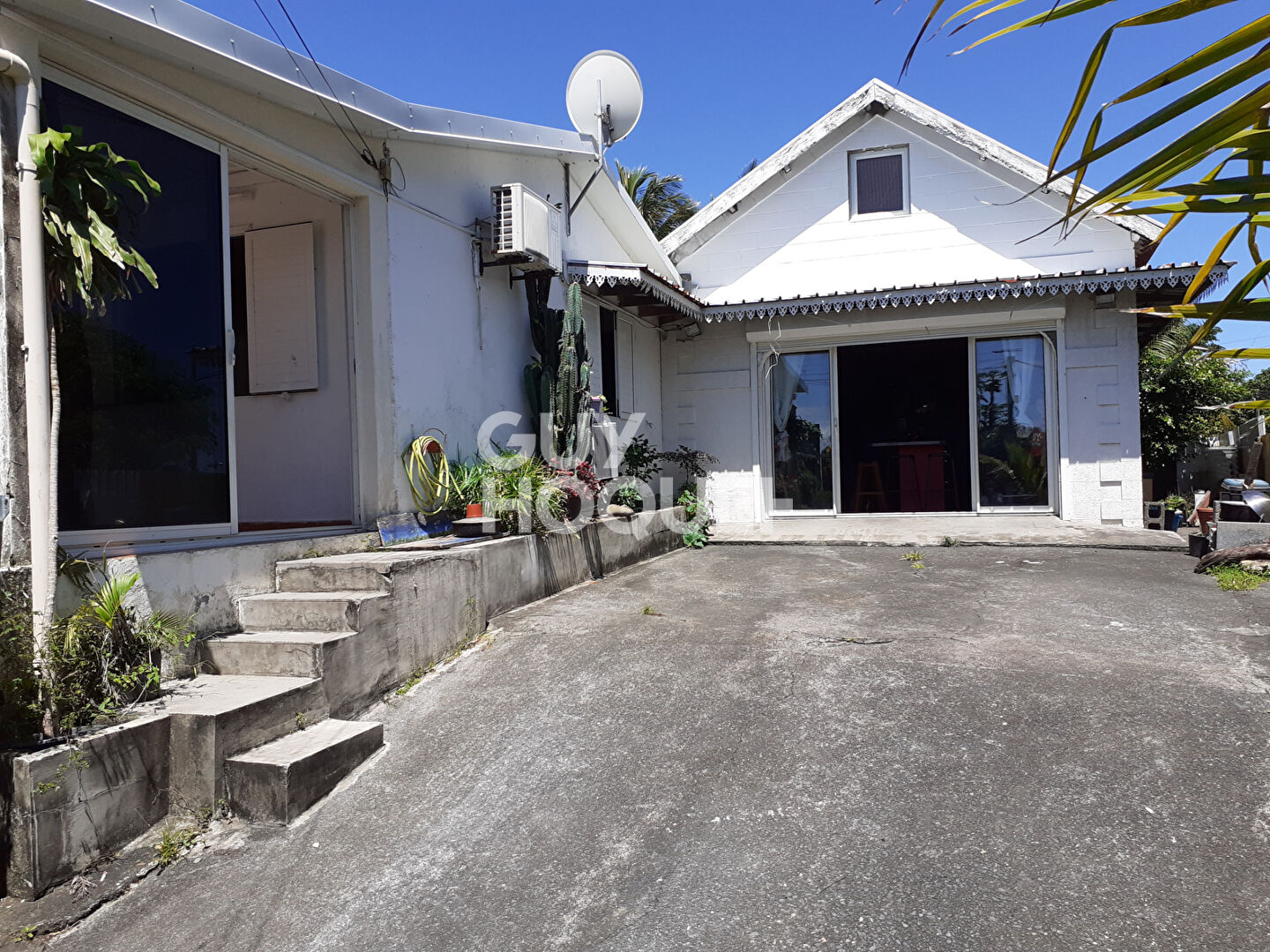 MAISON ST BENOIT - 6 pièce(s) - 120 m2