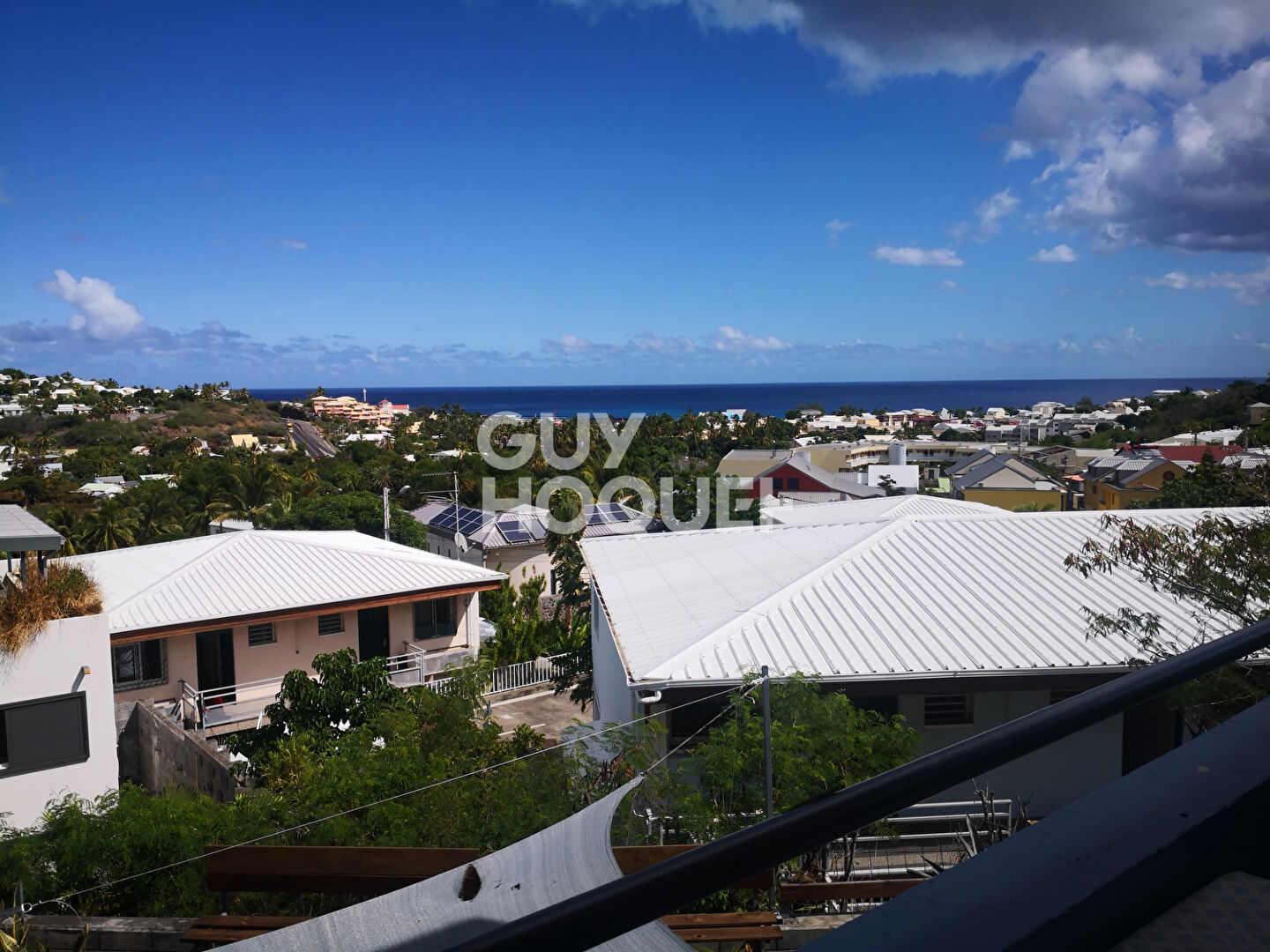 APPARTEMENT ST GILLES LES BAINS - 3 pièce(s) -