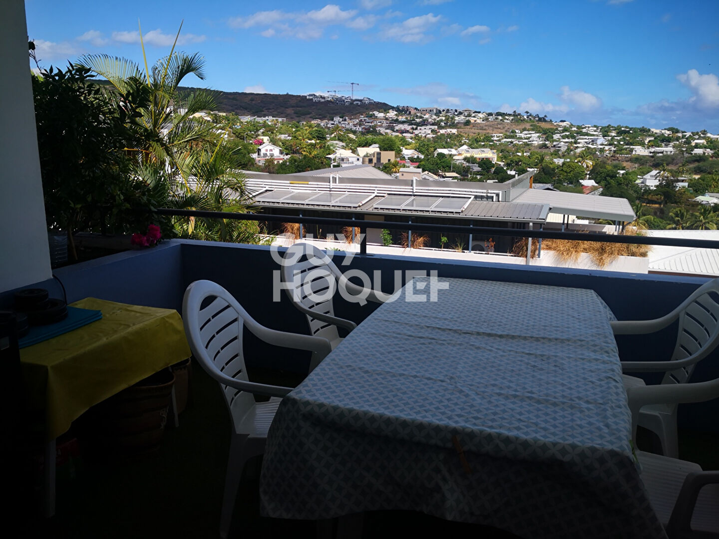 APPARTEMENT ST GILLES LES BAINS - 3 pièce(s) -