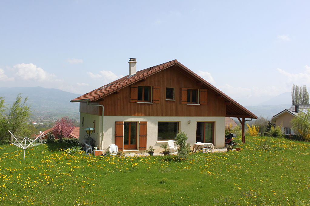 Maison 5 pièces à 10mn de la frontière