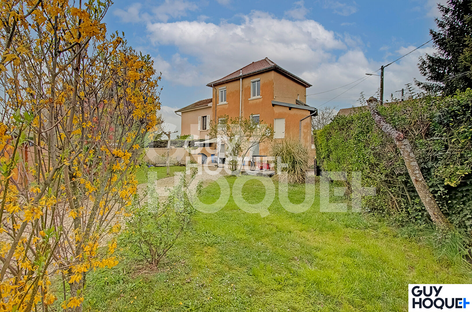 LA TOUR DU PIN : maison T5 (115 m²) à vendre