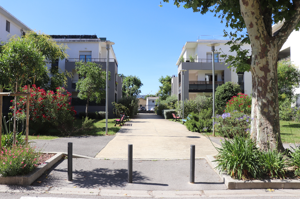 À vendre, appartement d'environ 60,3 m², 3 pièces à LUNEL (34400).