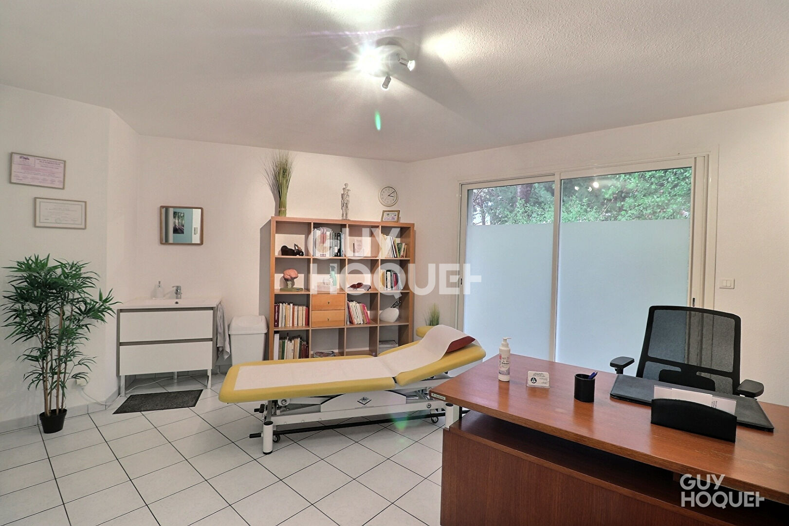 LATTES : Local à usage professionnel  (182 m²) à vendre