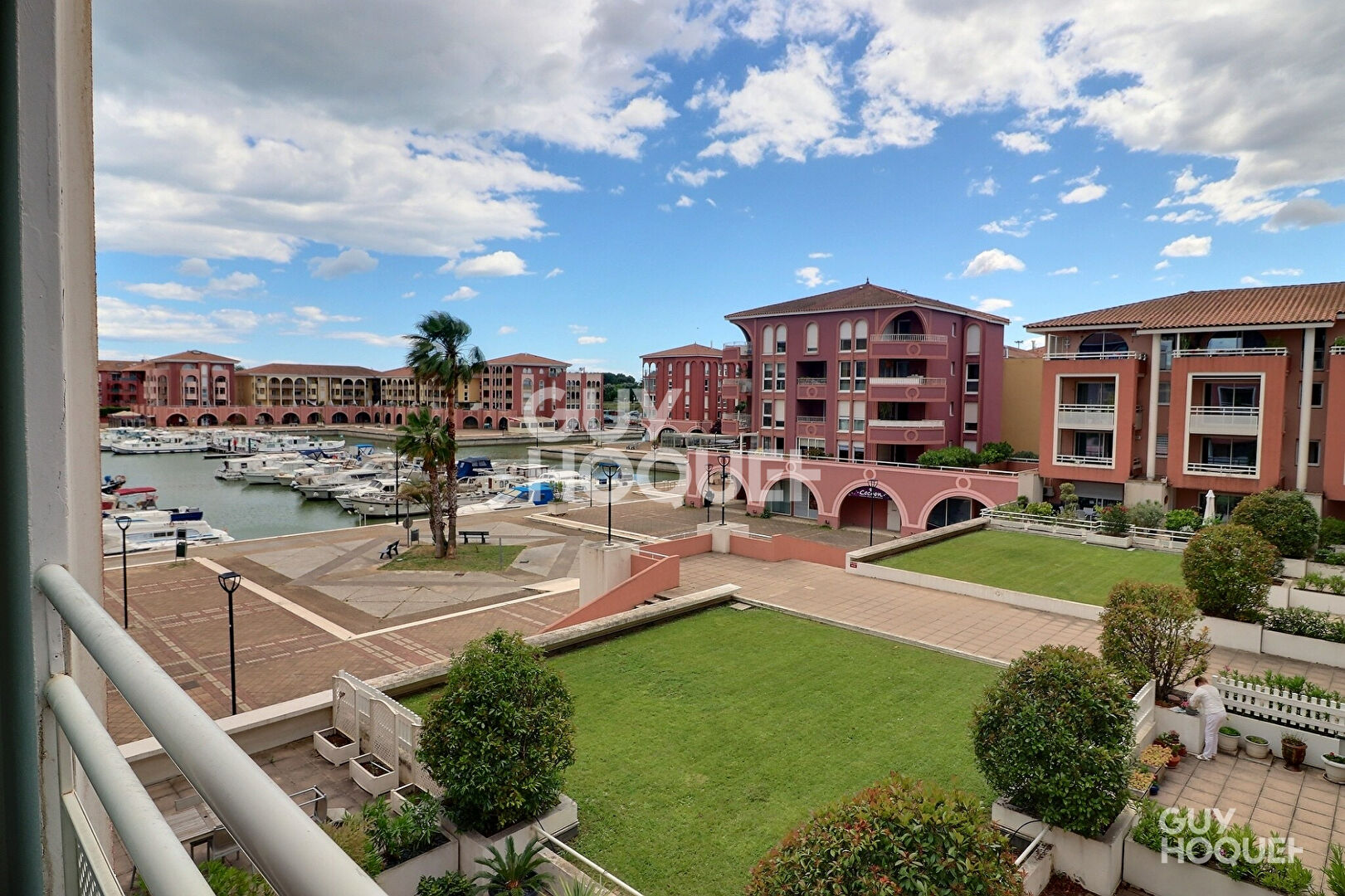 Appartement  2 pièces + loggia + cave + parking