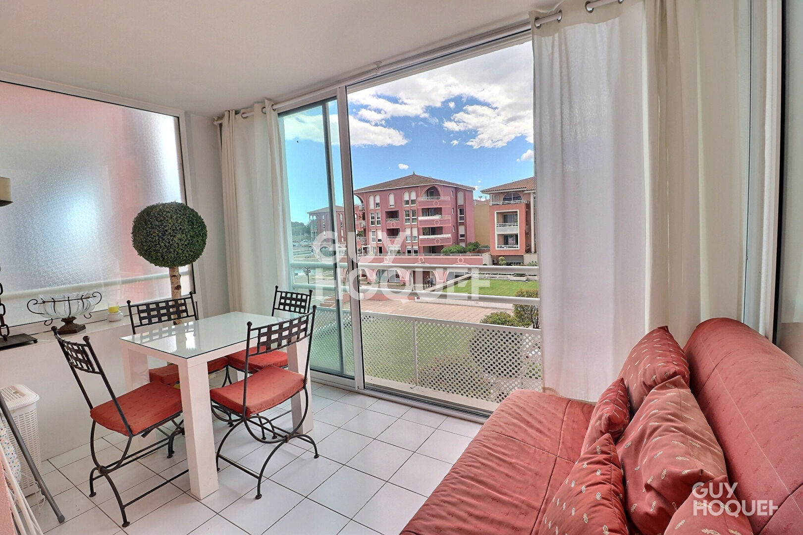 Appartement  2 pièces + loggia + cave + parking