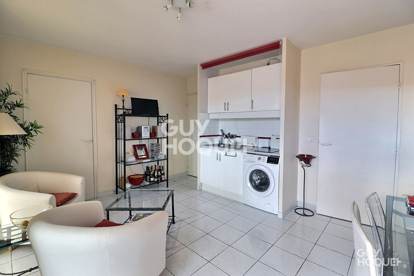 Appartement  2 pièces + loggia + cave + parking