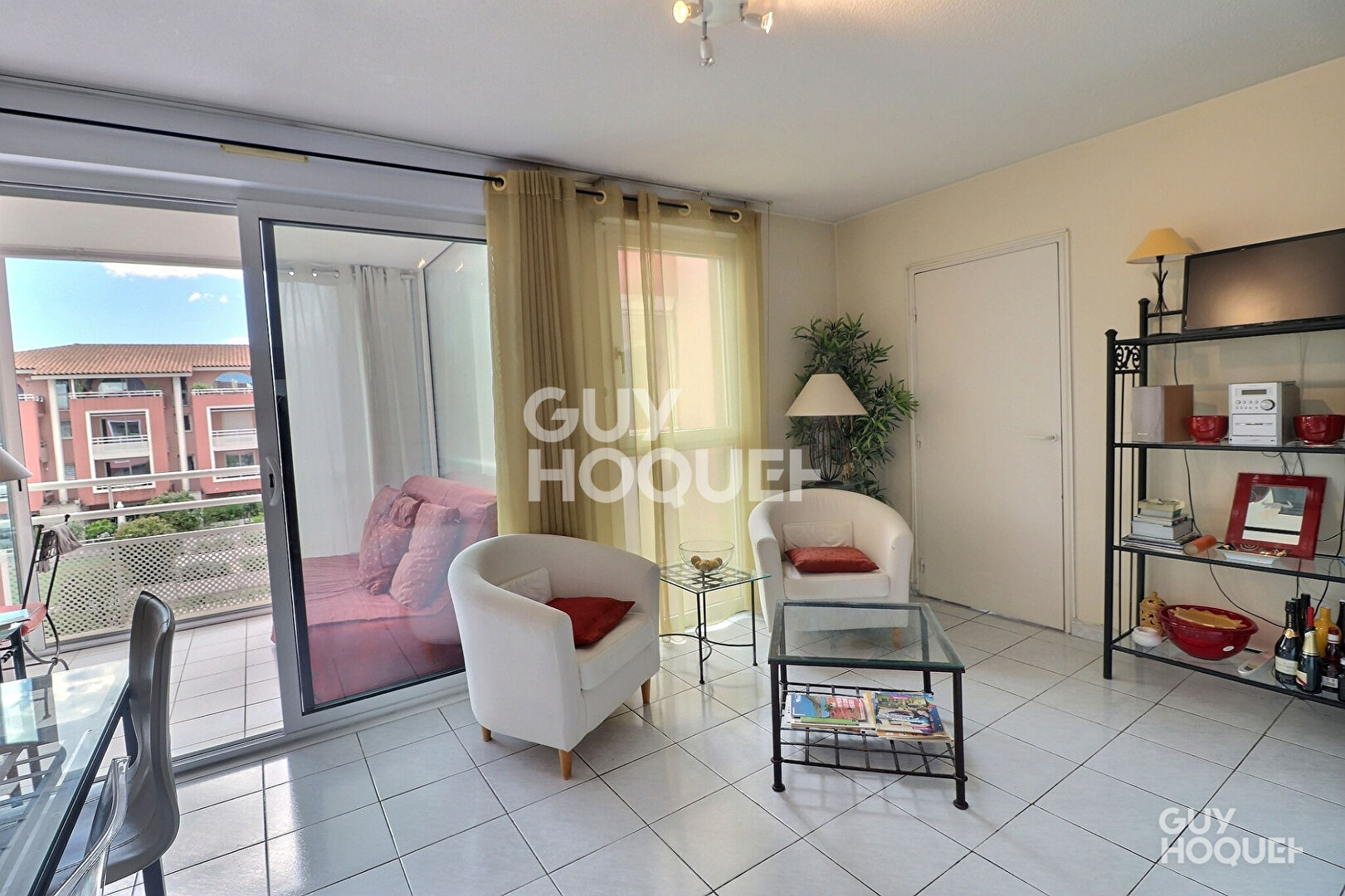 Appartement  2 pièces + loggia + cave + parking